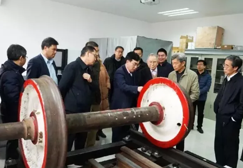 东莞广发体育app下载科技牵头研发的“轮对几何参数动态测量关键技术与系统”成功通过中国计量测试学会的鉴定,达到国际领先水平! 东莞广发体育app下载科技牵头研发的“轮对几何参数动态测量关键技术与系统”成功通过中国计量测试学会的鉴定,达到国际领先水平!